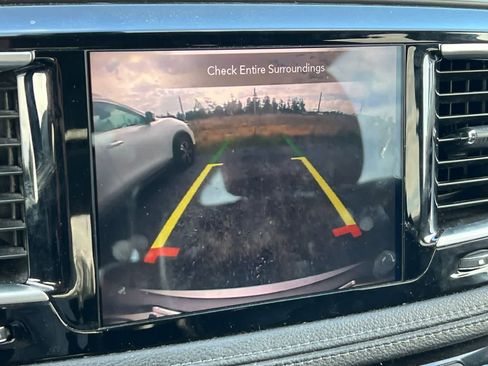 Used 2020 Chrysler Pacifica Limited FWD image 23
