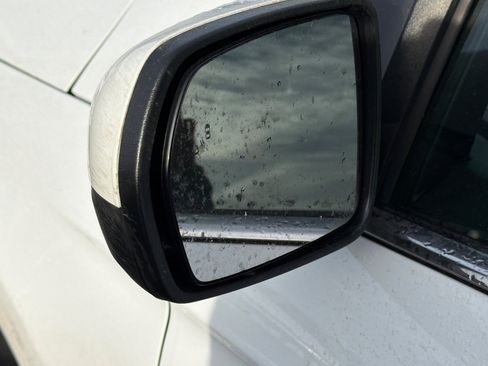 Used 2024 Ford Edge SEL image 7