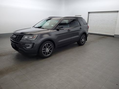 Used 2017 Ford Explorer Sport AWD/4WD image 2