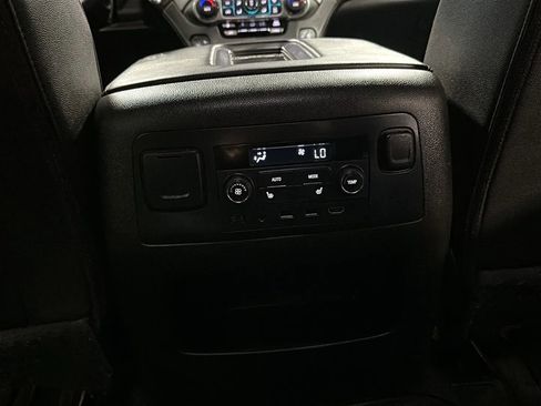 Used 2017 Chevrolet Suburban LT image 26