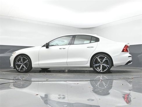 Used 2024 Volvo S60 B5 Ultimate image 39