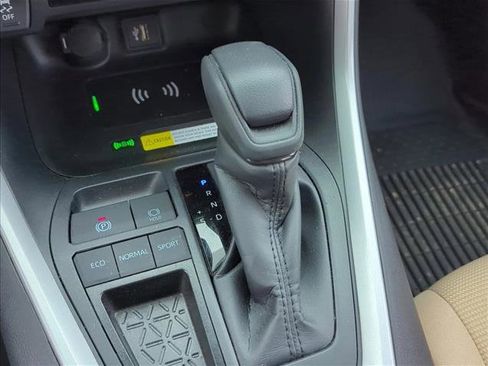 Used 2025 Toyota RAV4 LE image 21