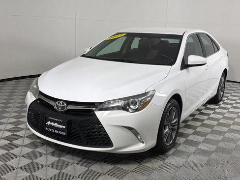 Used 2017 Toyota Camry SE FWD image 8