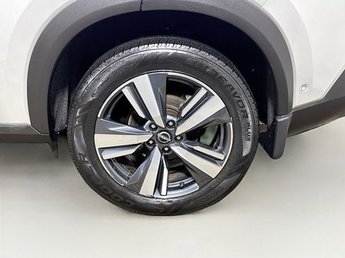 Used 2023 Nissan Rogue SL w/ SL Premium Package image 30