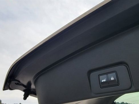 Used 2021 Nissan Rogue SL w/ Premium Package image 65