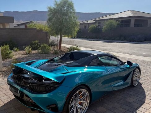Used 2024 McLaren 750S Spider RWD image 11