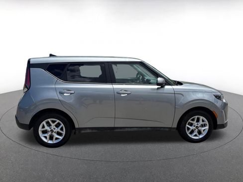 Used 2025 Kia Soul LX w/ LX Technology Package FWD image 15