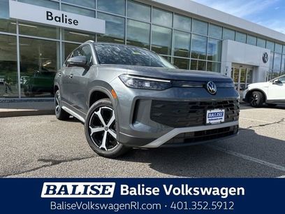 New 2025 Volkswagen Tiguan SE
