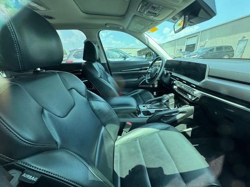 Certified 2024 Kia Telluride S w/ S Sunroof Package FWD image 3