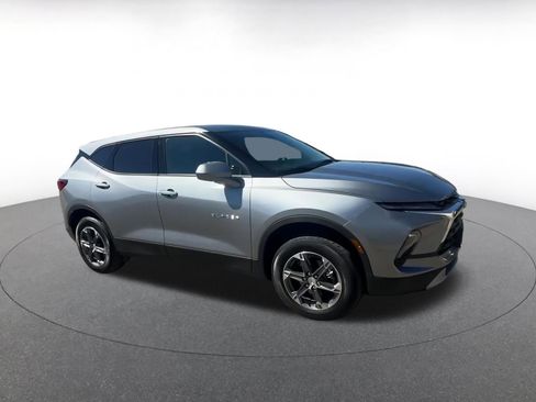 Used 2025 Chevrolet Blazer LT image 2