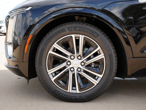 New 2025 Cadillac Lyriq Luxury image 30