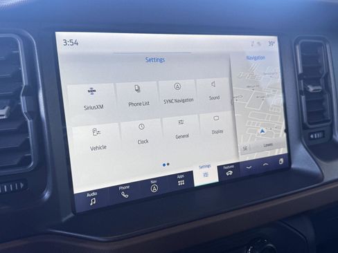 Used 2024 Ford Bronco Outer Banks image 9