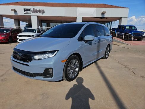 Used 2025 Honda Odyssey Touring image 1
