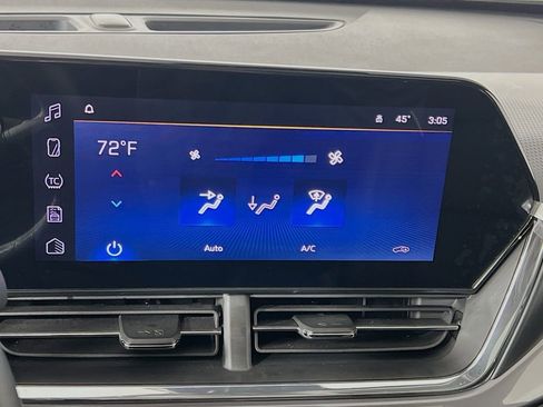 Used 2025 Chevrolet Trax ACTIV w/ Sunroof Package image 15