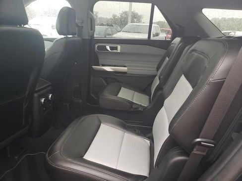Used 2023 Ford Explorer XLT w/ Equipment Group 202A AWD/4WD image 14