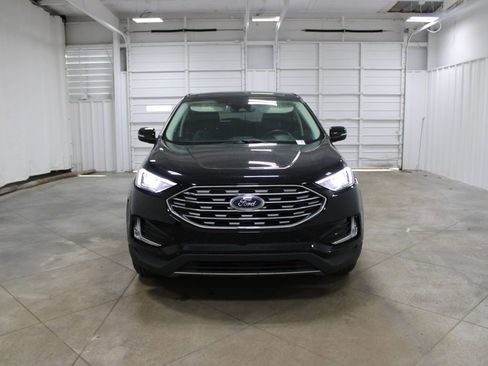 Used 2021 Ford Edge Titanium image 4
