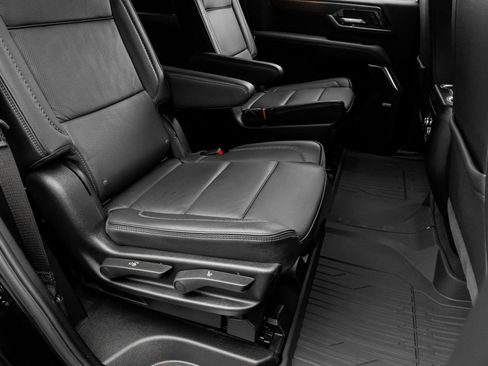 Used 2025 GMC Yukon Denali image 36