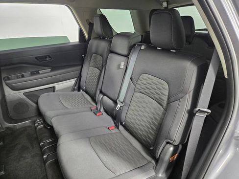 Used 2025 Nissan Pathfinder SV FWD image 16