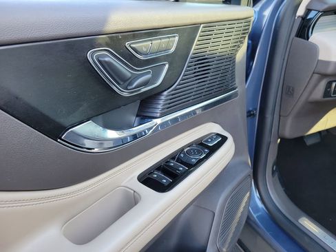 Used 2022 Lincoln Corsair FWD w/ Premium Package image 19