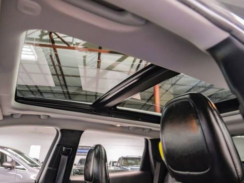 Used 2020 Jeep Cherokee Latitude Plus w/ Comfort/Convenience Group image 5