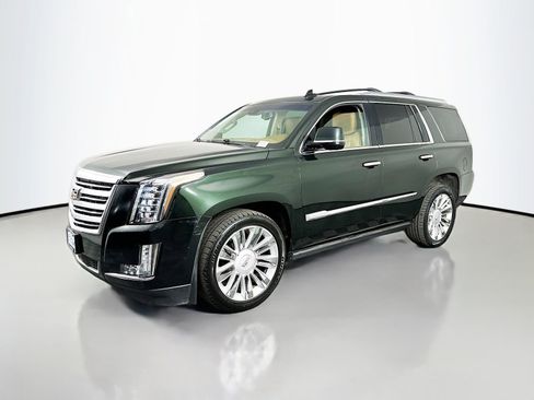 Used 2016 Cadillac Escalade Platinum AWD/4WD image 3