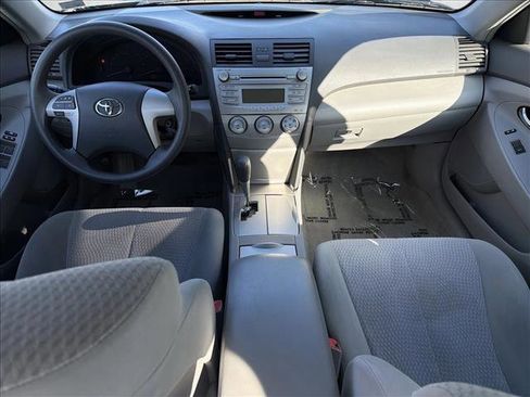Used 2011 Toyota Camry LE image 21