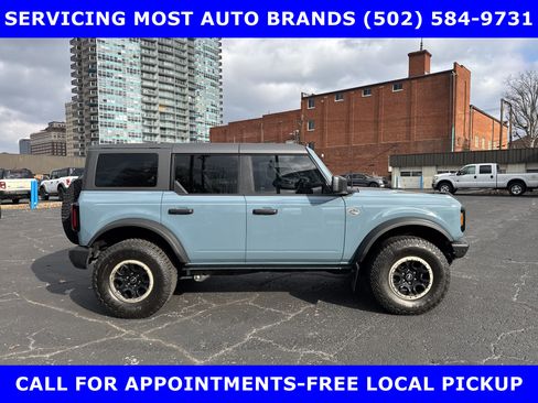 Used 2023 Ford Bronco Wildtrak image 2