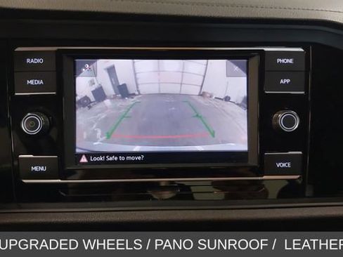 Used 2024 Volkswagen Jetta SE w/ Panoramic Sunroof Package FWD image 27