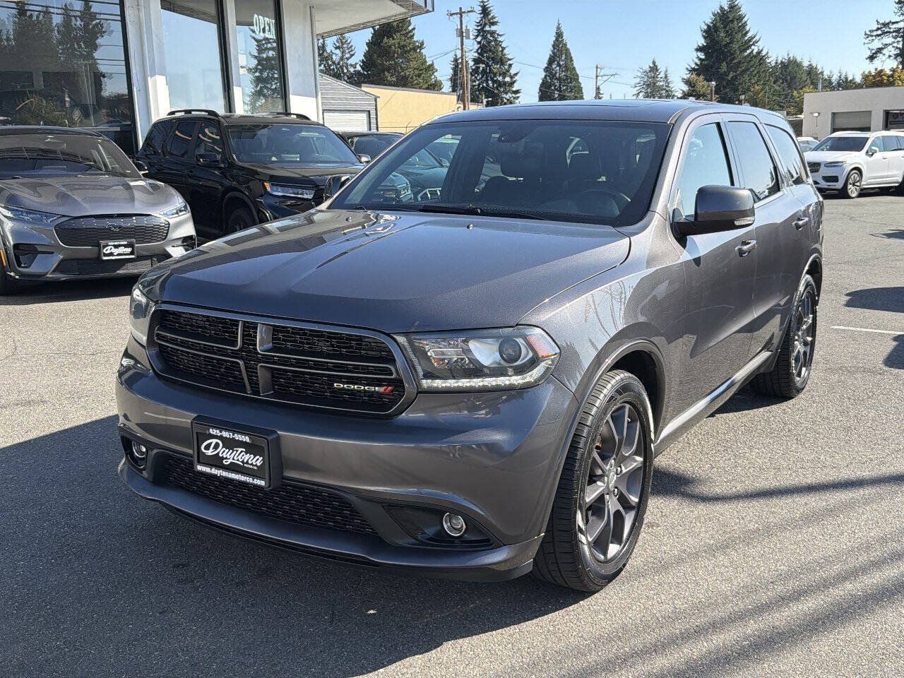 Used 2017 Dodge Durango R/T AWD/4WD image 1