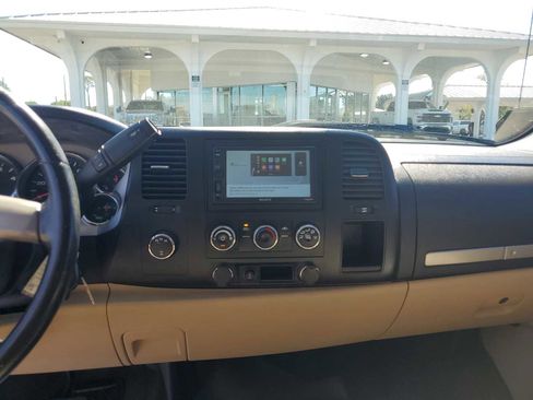 Used 2008 GMC Sierra 2500 SLE w/ Z71 Off-Road Package image 12