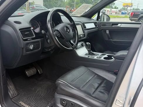 Used 2017 Volkswagen Touareg Wolfsburg Edition AWD/4WD image 14