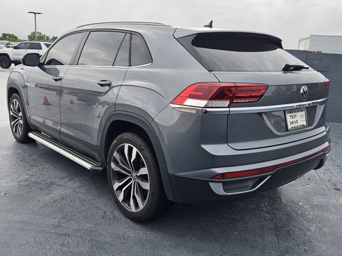 Used 2021 Volkswagen Atlas Cross Sport SE w/ Panoramic Sunroof Package FWD image 4