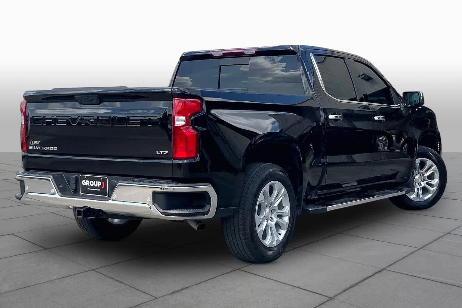 Used 2025 Chevrolet Silverado 1500 LTZ w/ LTZ Convenience Package II RWD image 12