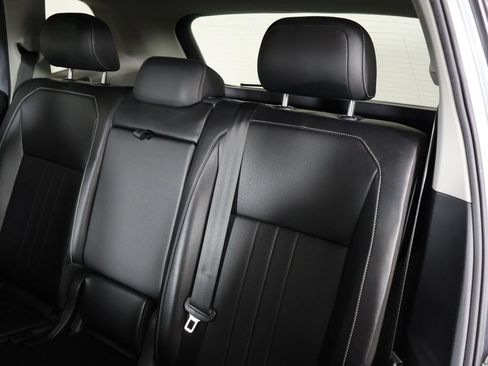 Used 2024 Volkswagen Tiguan SE w/ Panoramic Sunroof Package AWD/4WD image 33