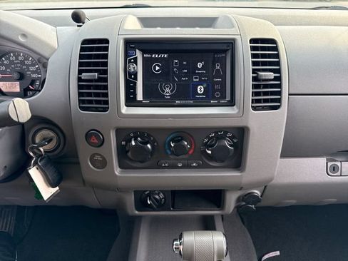 Used 2007 Nissan Frontier SE w/ SE Value Truck Pkg AWD/4WD image 24