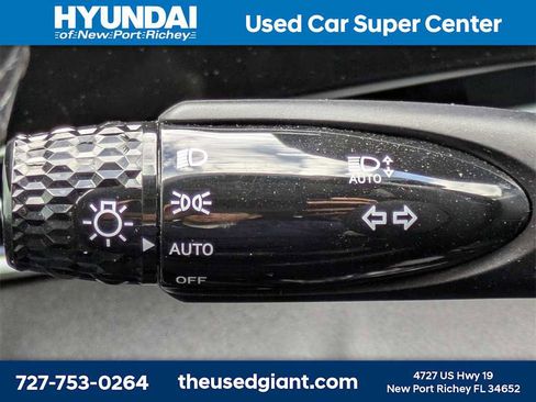 Used 2024 Hyundai Elantra Limited image 36