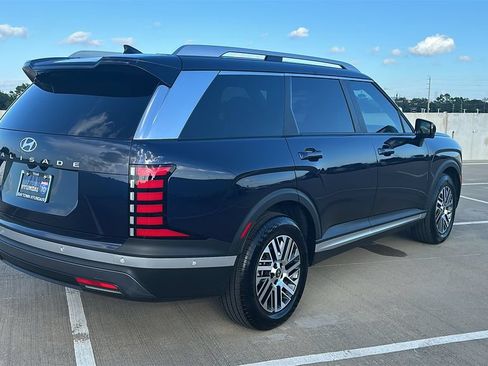 Used 2026 Hyundai Palisade SEL FWD image 13
