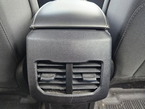 Used 2018 Ford Fusion SE image 15