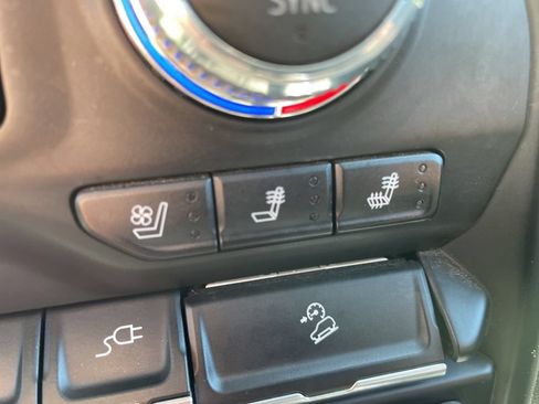 Used 2019 GMC Sierra 1500 Denali w/ Driver Alert Package II AWD/4WD image 23