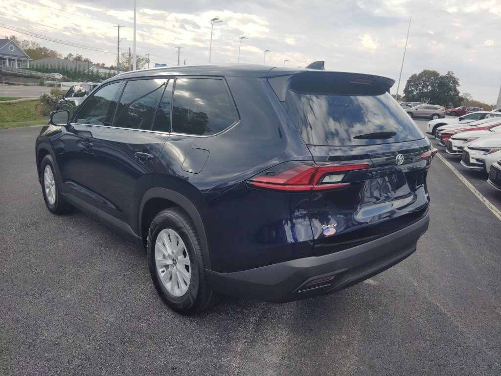 New 2026 Toyota Grand Highlander XLE FWD image 3