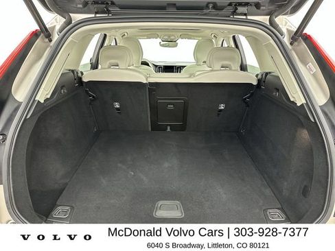 Certified 2024 Volvo XC60 B5 Plus AWD/4WD image 24