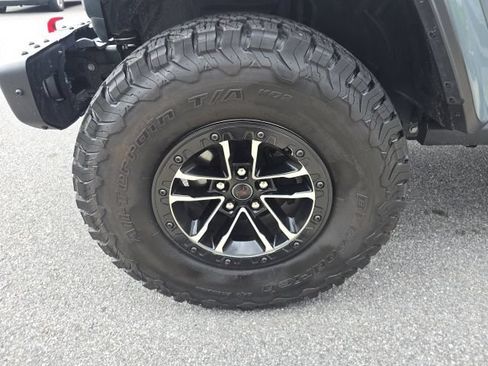 Used 2025 Jeep Wrangler Rubicon AWD/4WD image 8