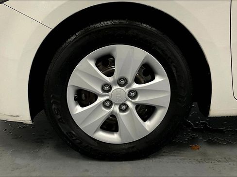 Used 2018 Kia Forte LX image 8