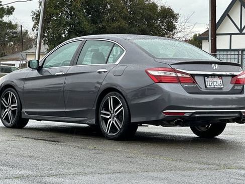 Used 2017 Honda Accord Sport Special Edition image 6