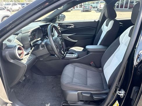 Certified 2024 Chevrolet Trax RS w/ Driver Confidence Package FWD image 17