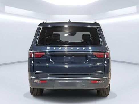 Used 2022 Jeep Wagoneer Series I w/ Premium Group I AWD/4WD image 6