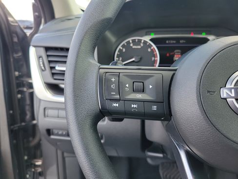 Certified 2024 Nissan Rogue SV image 22