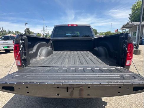 Used 2018 RAM 2500 Tradesman w/ Chrome Appearance Group AWD/4WD image 7