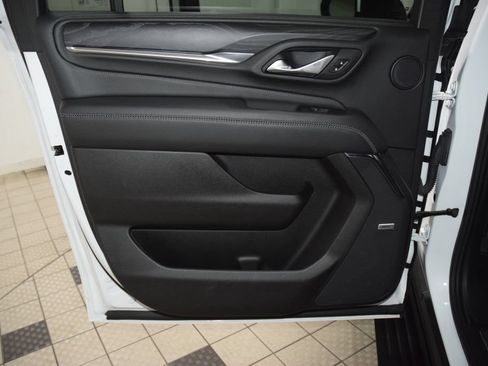 Used 2024 GMC Yukon XL Denali AWD/4WD image 47