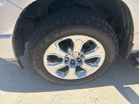 Used 2020 RAM 1500 Big Horn AWD/4WD image 4